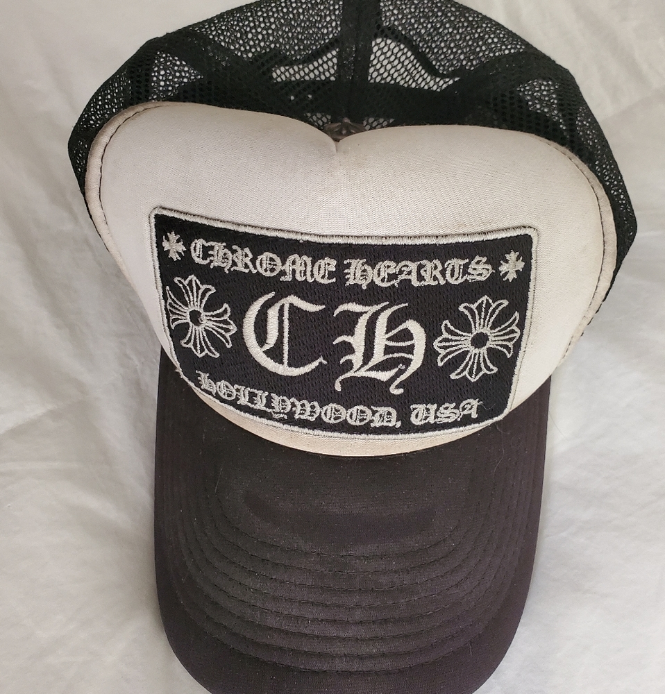 ℂ𝕙𝕣𝕠𝕞𝕖 𝕙𝕖𝕒𝕣𝕥𝕤 trucker hat, used!